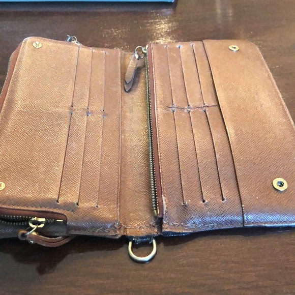 Louis Vuitton wallet - Picture 7 of 9